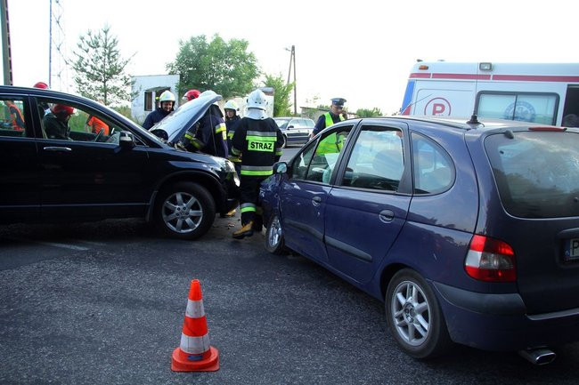 Zawiniła kierująca peugeotem? (zdjęcia)