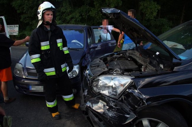 Zawiniła kierująca peugeotem? (zdjęcia)