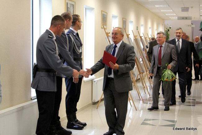 Awanse i odznaczenia dla policjantów ( zdjęcia)