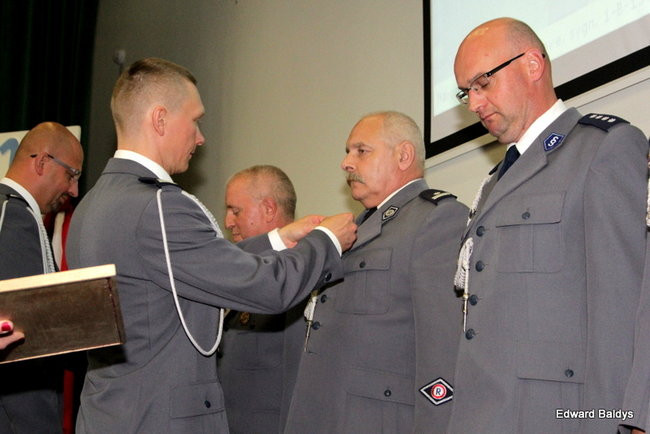 Awanse i odznaczenia dla policjantów ( zdjęcia)