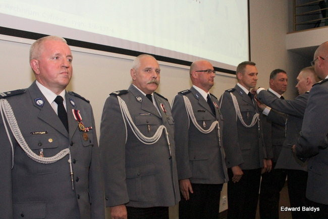 Awanse i odznaczenia dla policjantów ( zdjęcia)