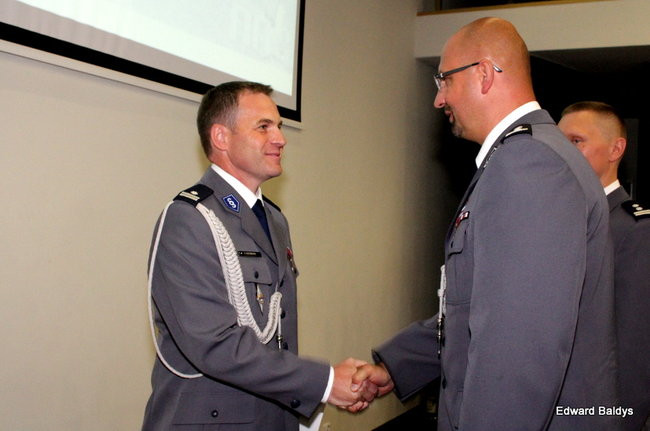 Awanse i odznaczenia dla policjantów ( zdjęcia)