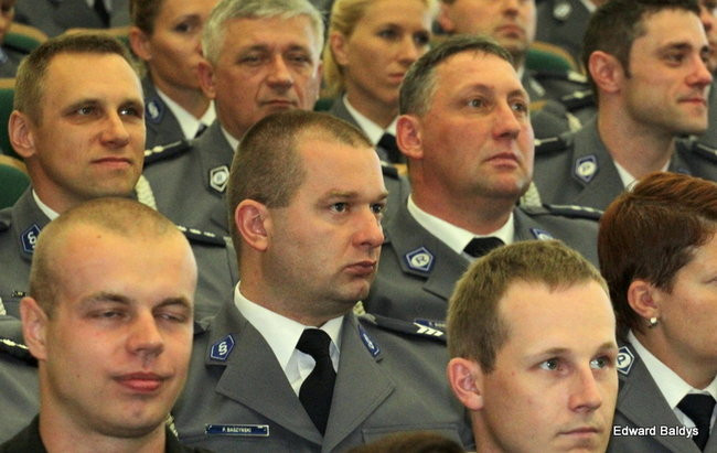 Awanse i odznaczenia dla policjantów ( zdjęcia)