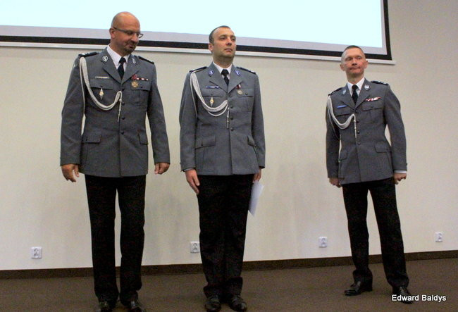 Awanse i odznaczenia dla policjantów ( zdjęcia)