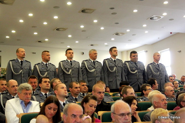 Awanse i odznaczenia dla policjantów ( zdjęcia)