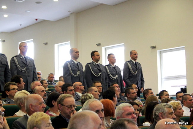 Awanse i odznaczenia dla policjantów ( zdjęcia)