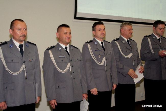 Awanse i odznaczenia dla policjantów ( zdjęcia)