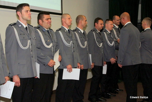 Awanse i odznaczenia dla policjantów ( zdjęcia)