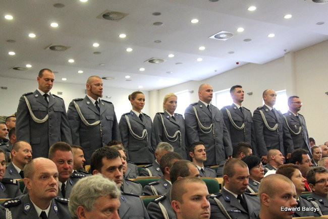 Awanse i odznaczenia dla policjantów ( zdjęcia)