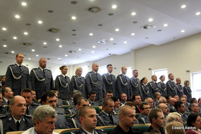 Awanse i odznaczenia dla policjantów ( zdjęcia)