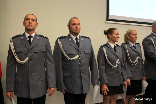 Awanse i odznaczenia dla policjantów ( zdjęcia)