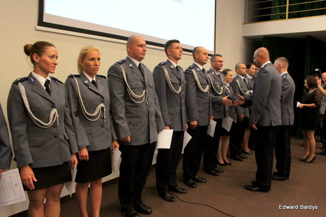 Awanse i odznaczenia dla policjantów ( zdjęcia)