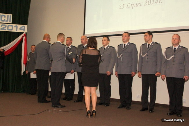 Awanse i odznaczenia dla policjantów ( zdjęcia)