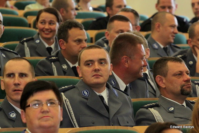Awanse i odznaczenia dla policjantów ( zdjęcia)