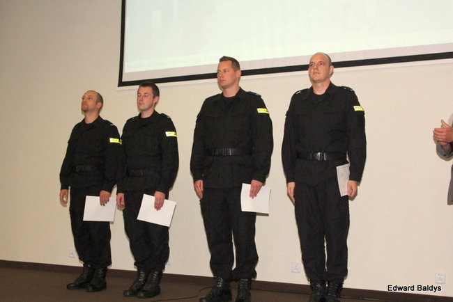 Awanse i odznaczenia dla policjantów ( zdjęcia)