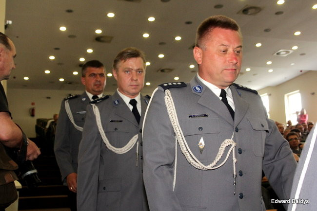Awanse i odznaczenia dla policjantów ( zdjęcia)