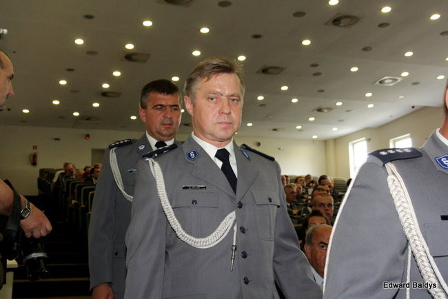 Awanse i odznaczenia dla policjantów ( zdjęcia)