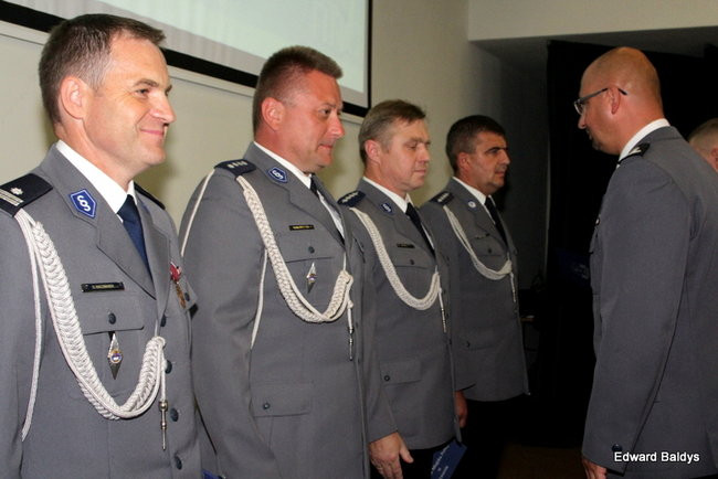 Awanse i odznaczenia dla policjantów ( zdjęcia)