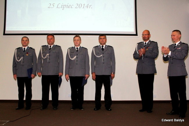 Awanse i odznaczenia dla policjantów ( zdjęcia)