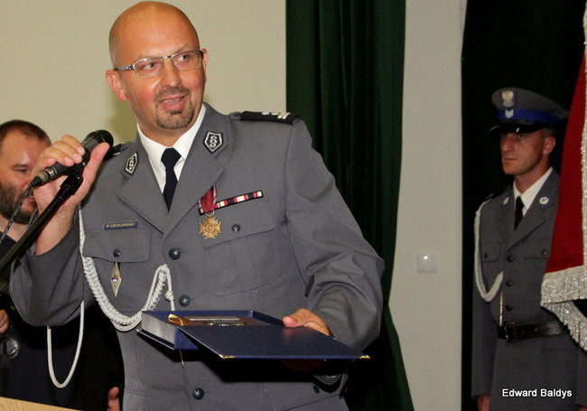 Awanse i odznaczenia dla policjantów ( zdjęcia)