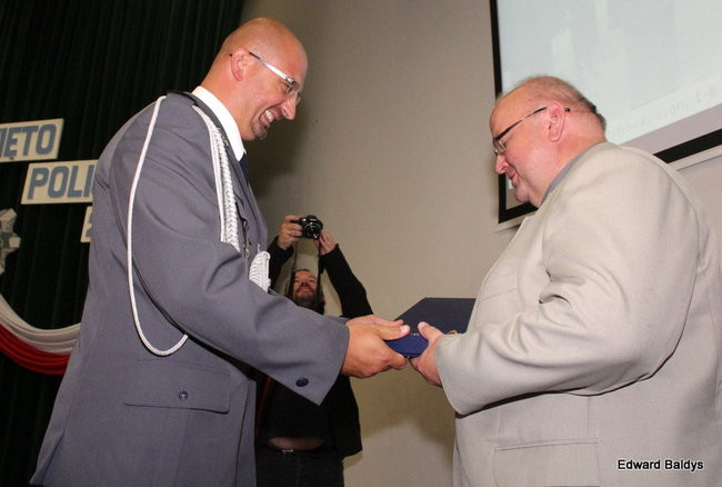 Awanse i odznaczenia dla policjantów ( zdjęcia)