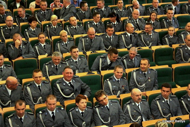 Awanse i odznaczenia dla policjantów ( zdjęcia)