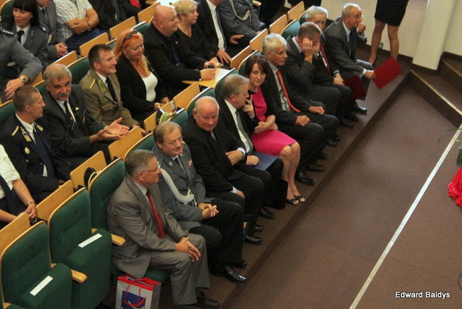 Awanse i odznaczenia dla policjantów ( zdjęcia)