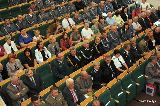 Awanse i odznaczenia dla policjantów ( zdjęcia)