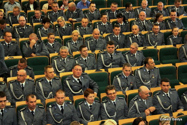 Awanse i odznaczenia dla policjantów ( zdjęcia)