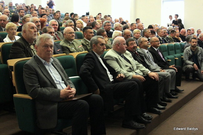 Awanse i odznaczenia dla policjantów ( zdjęcia)