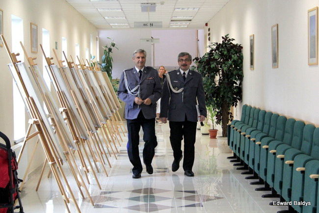 Awanse i odznaczenia dla policjantów ( zdjęcia)