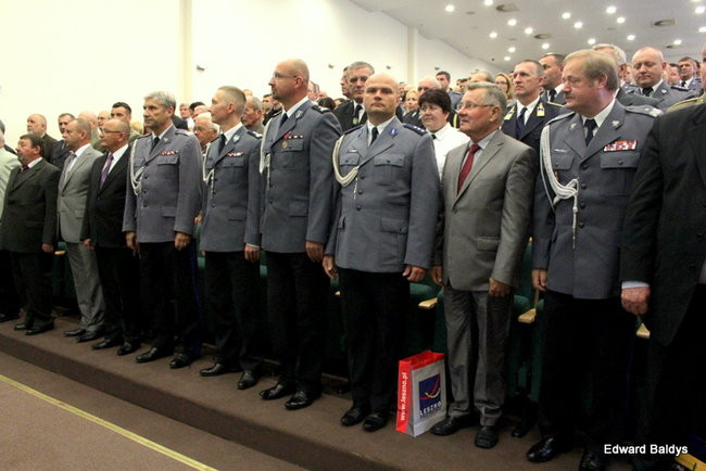 Awanse i odznaczenia dla policjantów ( zdjęcia)