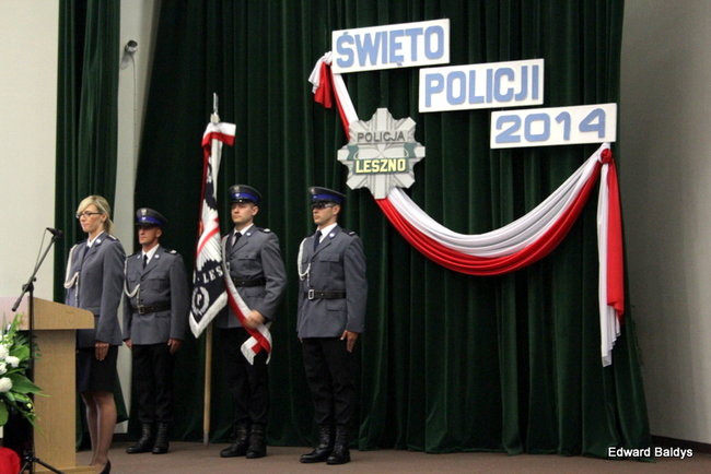 Awanse i odznaczenia dla policjantów ( zdjęcia)