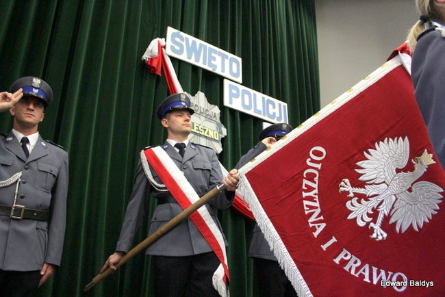 Awanse i odznaczenia dla policjantów ( zdjęcia)
