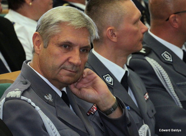 Awanse i odznaczenia dla policjantów ( zdjęcia)