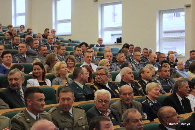 Awanse i odznaczenia dla policjantów ( zdjęcia)