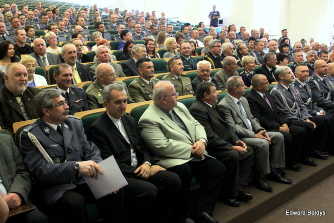 Awanse i odznaczenia dla policjantów ( zdjęcia)