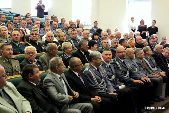 Awanse i odznaczenia dla policjantów ( zdjęcia)