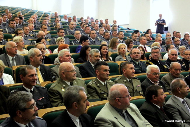 Awanse i odznaczenia dla policjantów ( zdjęcia)