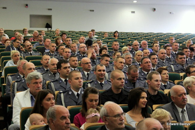 Awanse i odznaczenia dla policjantów ( zdjęcia)