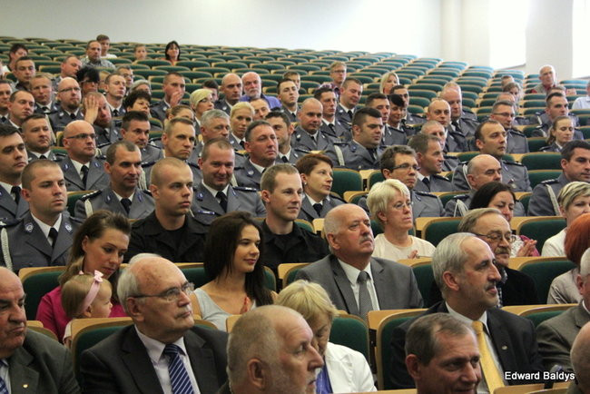 Awanse i odznaczenia dla policjantów ( zdjęcia)