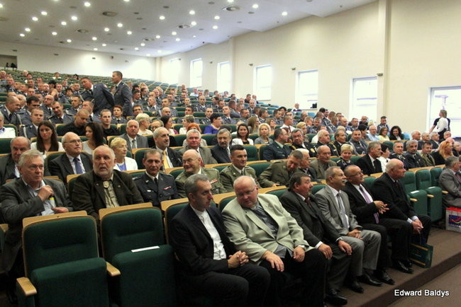 Awanse i odznaczenia dla policjantów ( zdjęcia)