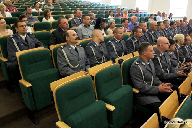 Awanse i odznaczenia dla policjantów ( zdjęcia)