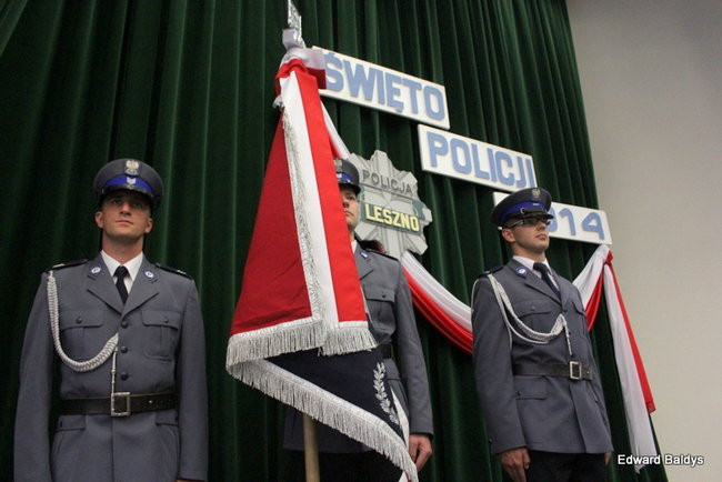 Awanse i odznaczenia dla policjantów ( zdjęcia)