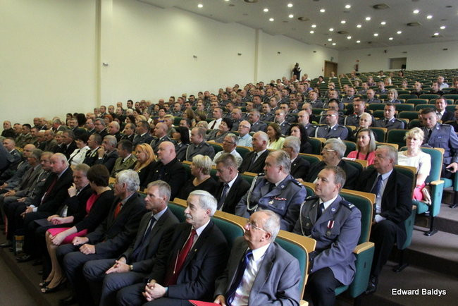 Awanse i odznaczenia dla policjantów ( zdjęcia)
