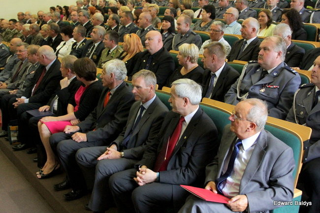 Awanse i odznaczenia dla policjantów ( zdjęcia)