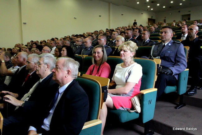 Awanse i odznaczenia dla policjantów ( zdjęcia)