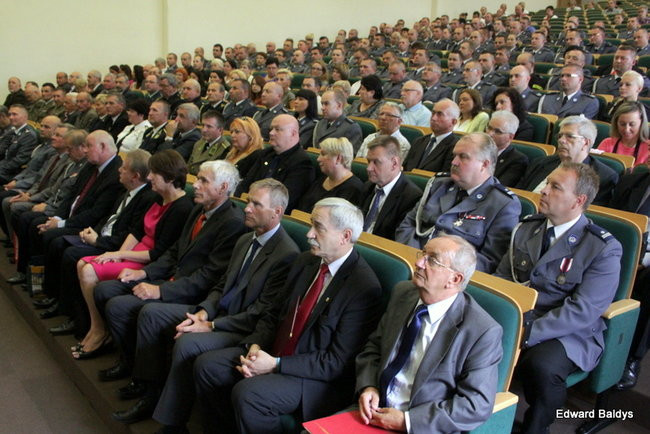 Awanse i odznaczenia dla policjantów ( zdjęcia)