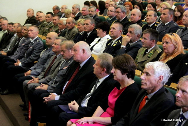 Awanse i odznaczenia dla policjantów ( zdjęcia)