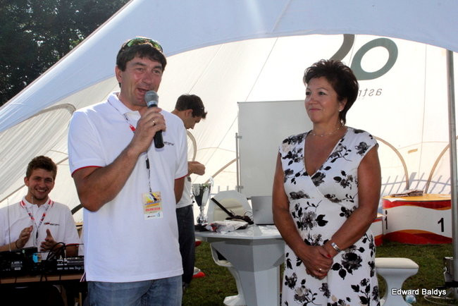 Zacięta walka zamiast plażowania (zdjęcia)